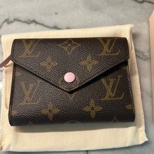 Authentic- Louis Vuitton VICTORINE WALLET